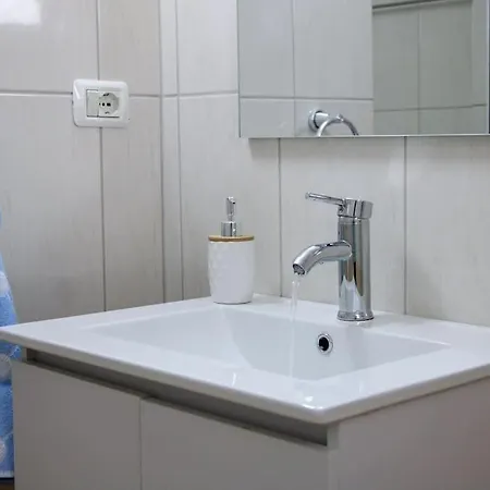 Penthouse 1-bedroom Open Layout * Pogradec