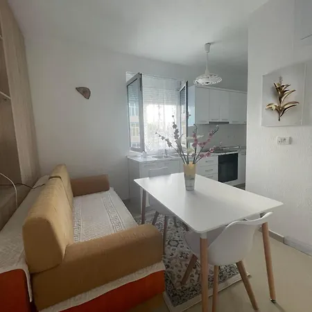 Penthouse 1-bedroom Open Layout *