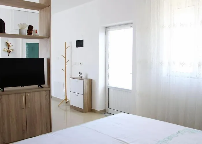 Appartamento Penthouse 1-bedroom Open Layout *